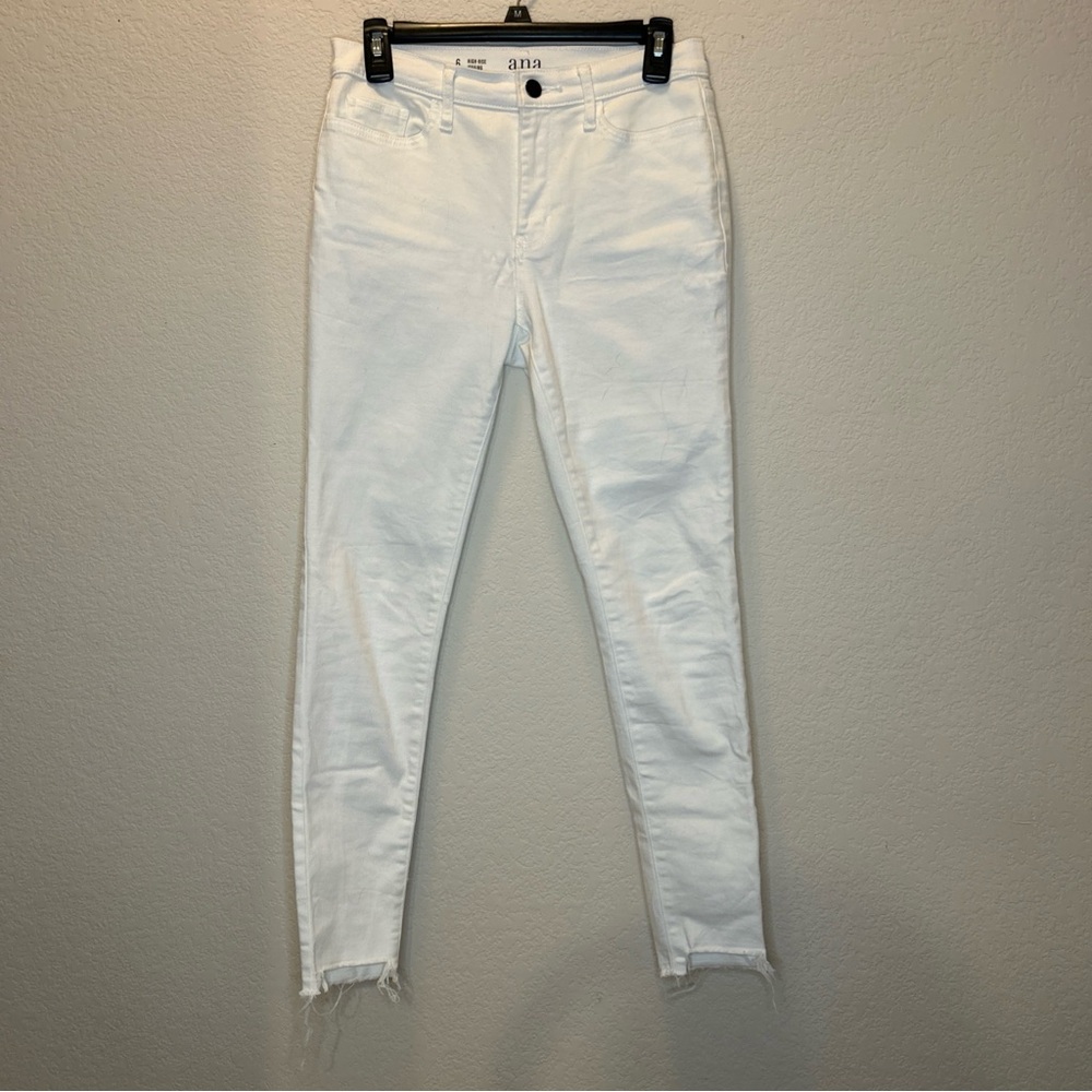 a.n.a Women's Crisp White Skinny Jeans